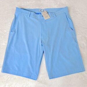 Peter Millar NWT Men’s Crown Sport Performance Hybrid Short 30” in cottage blue